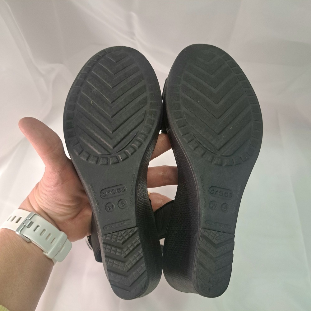 Crocs Black Leigh II Ankle Strap Wedge Sandals Women Size 6 Chic Boho Summer Fun - Picture 3 of 7